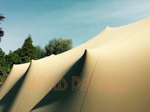 La toile extensible d'une tente Stretch